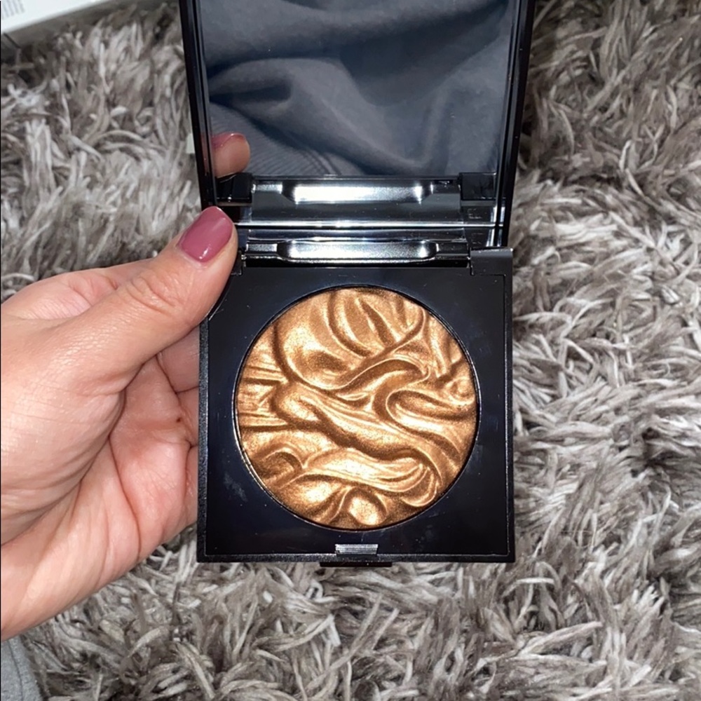 Laura mercier